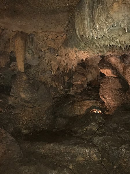Cascade Caverns