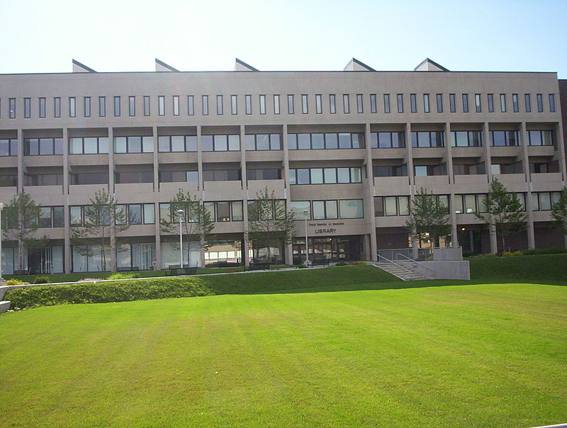 Frank Melville Jr. Memorial Library