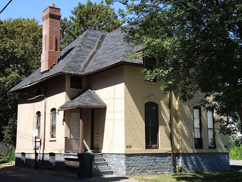 House at 235-237 Reynolds Street