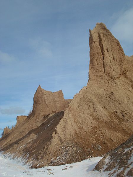 Chimney Bluffs State Park