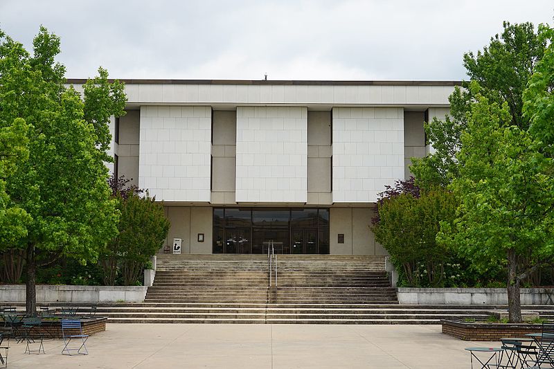 Mullins Library