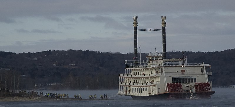 Showboat Branson Belle