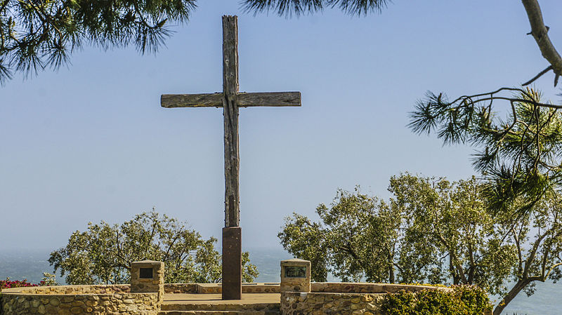 Serra Cross