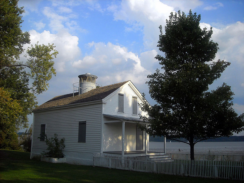 Jones Point Light