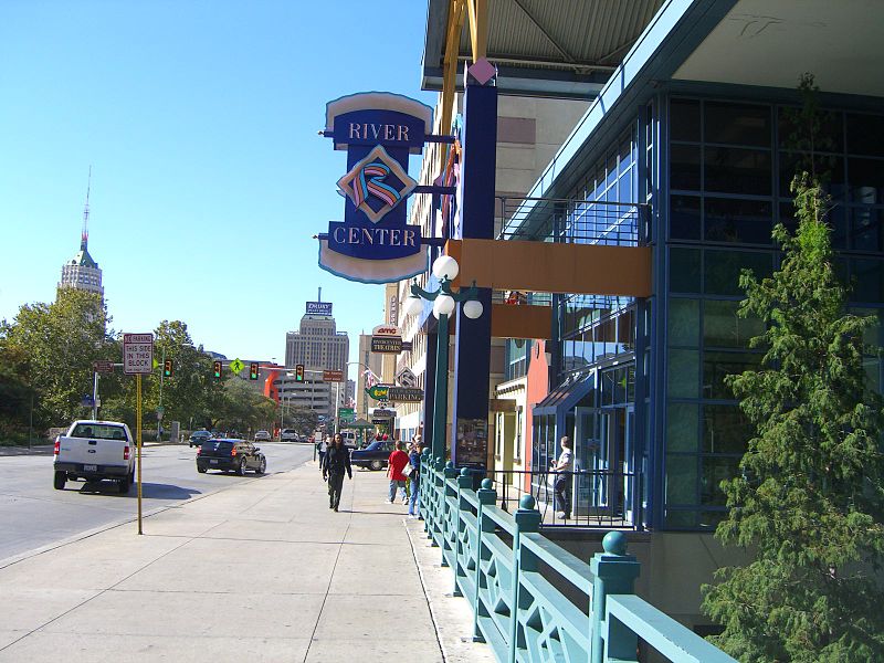 Shops at Rivercenter