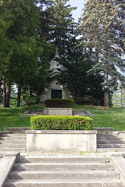 Oakdale Memorial Gardens