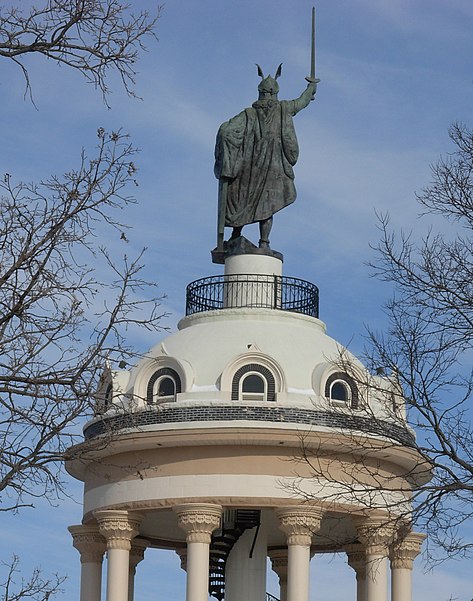 Hermann Heights Monument