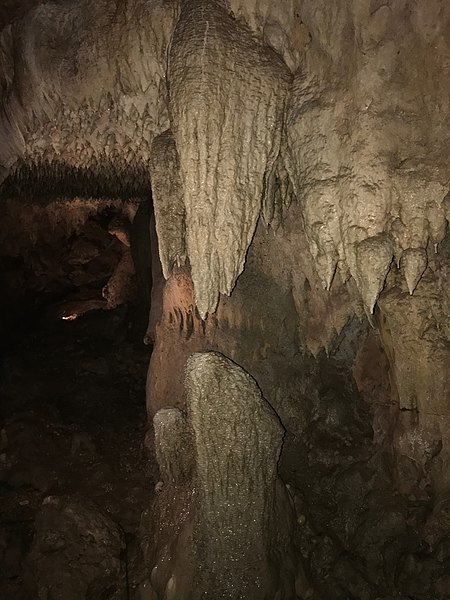 Cascade Caverns