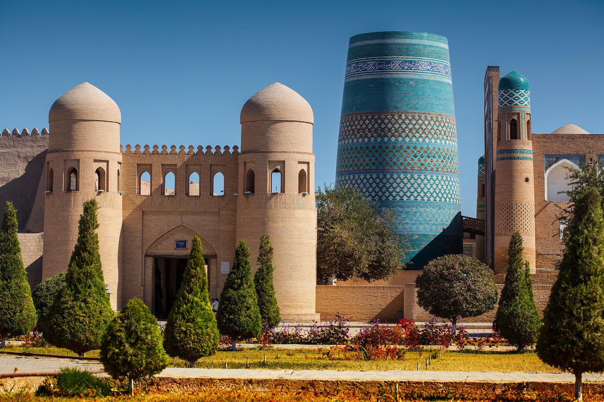 uzbekistan cost of travel