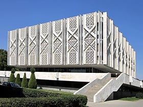 museo estatal de historia de uzbekistan taskent