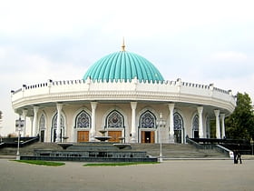 amir timur museum tashkent