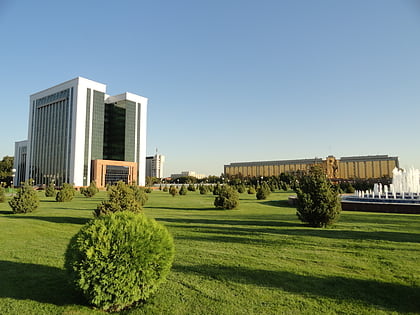 place de lindependance tachkent