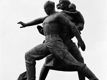 monument of sourage taszkent