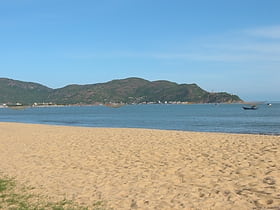 Bãi Xép beach and village