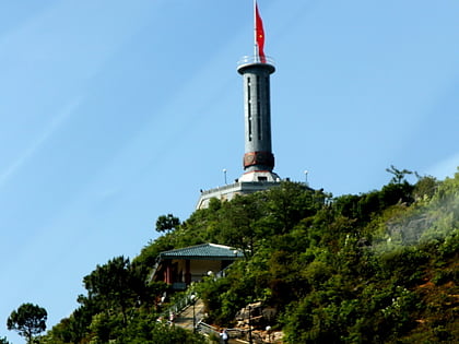 lung cu flag tower dong van