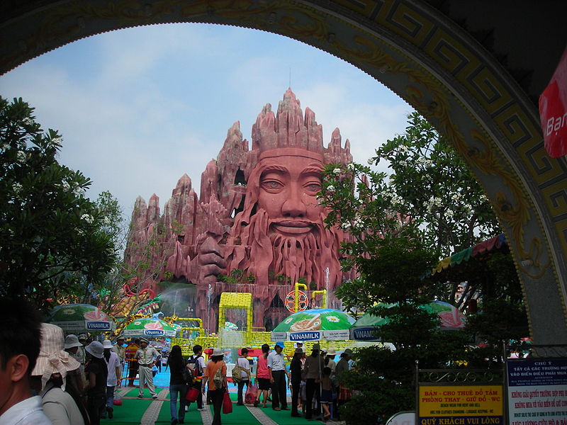 Parc d'attractions Suoi Tien