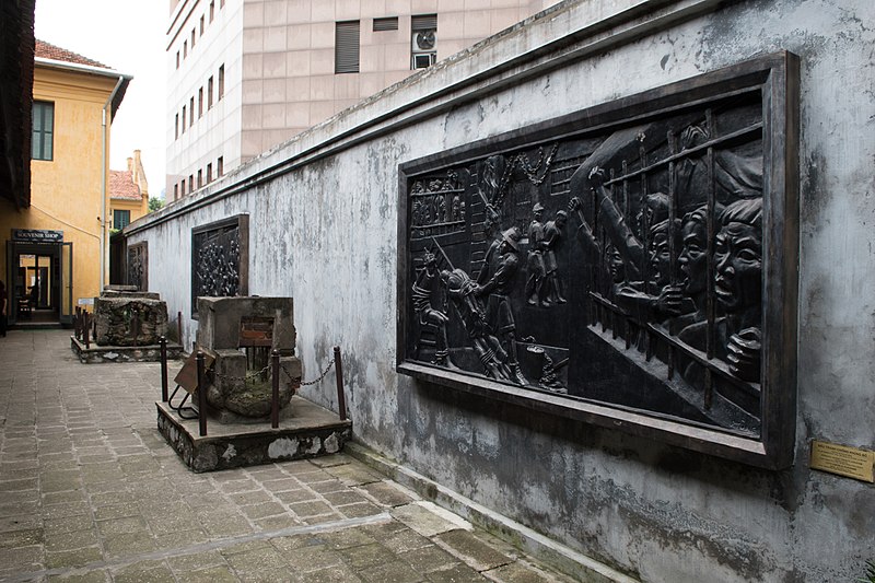 Hoa Lo Prison