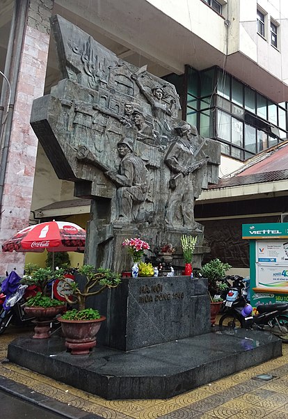 Đồng Xuân Market