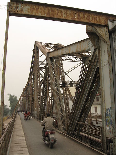 Long Biên Bridge