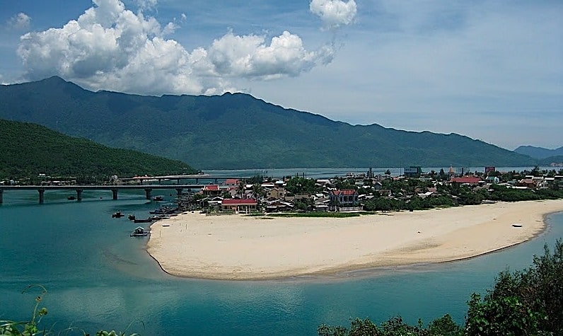 Lăng Cô, Viêt Nam