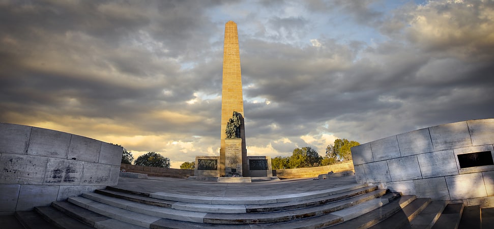 monumento nacional a las mujeres bloemfontein